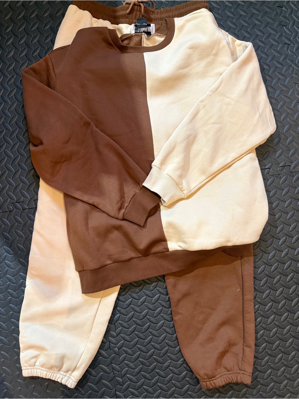 NEW Colorblock Crewneck Sweatshirt & Jogger set Brown & Cream